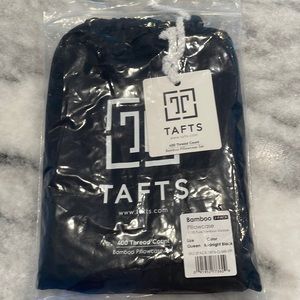 NWT. Bamboo Queen Pillow case set. TAFTS• Midnight Black.